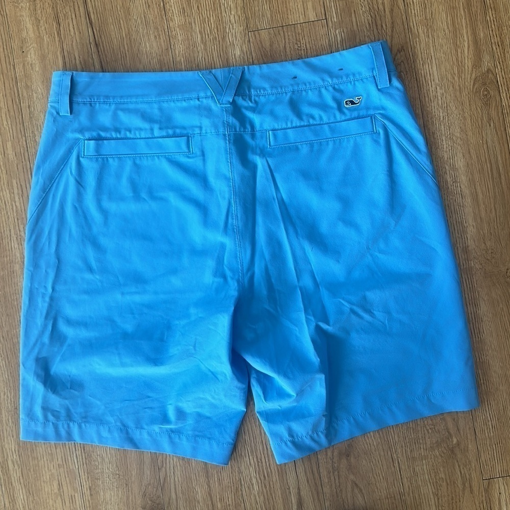 Vineyard Vines 9in Fairway Shorts in sky blue - Picture 6 of 7